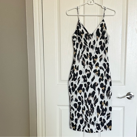 SUPERDOWN: animal print midi dress -Size XS - Picture 2 of 7